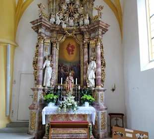 Rechter Nebenaltar der Pfarrkirche St. Martin