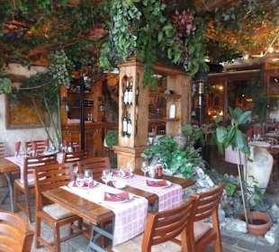 Überdachte Außenterrasse