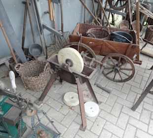 Der Außenbereich des Museums