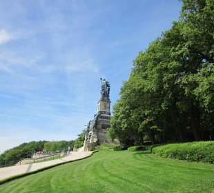 Am Niederwalddenkmal