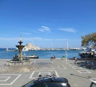 Mit dem Hop Bus in Rhodos Stadt unterwegs