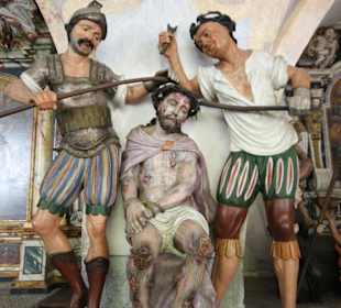 Fresken und Figuren in der Egerer Kapelle 