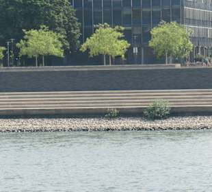 Terrassen am rechten Rheinufer