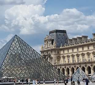 Blick auf die große Pyramide 