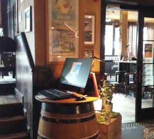 Restaurant Road Stop