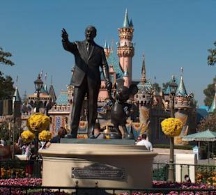 Walt Disney & Mickey Mouse