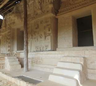 Ein Spaziergang auf dem Ruinen Gelände