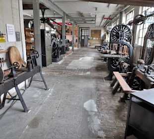 Maschinenräume in der Fertigung der Ventilfabrik