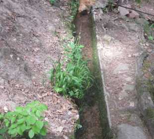 Zulauf Wasserfall am Hilschweiher