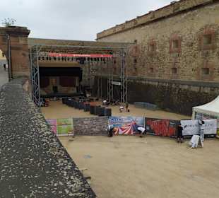Eine von vielen Bühnen im Gelände