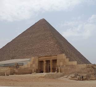 Spaziergang um die Pyramiden