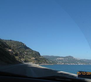 Küstestrasse nach Kymi