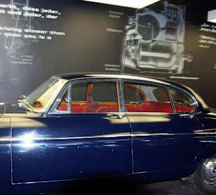 Im Museum Fahrzeugaustellung