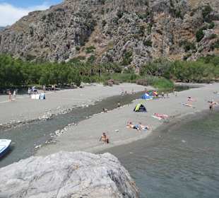 Sicht auf den Übergang Meer und Fluss