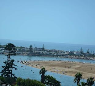 Widok na wioskę i plażę