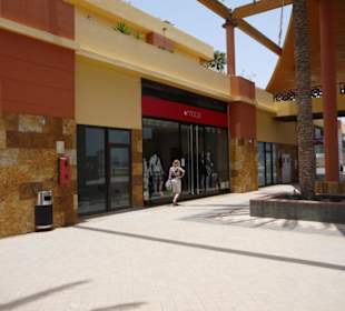 Einkaufszentrum unterhalb des Hotels