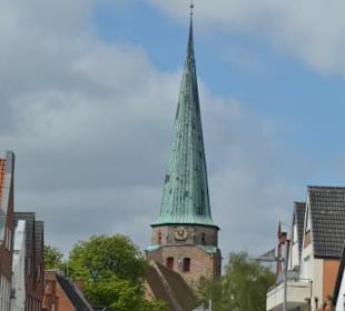 Blick von der „Altstadt“ zur Kirche St. Lorenz