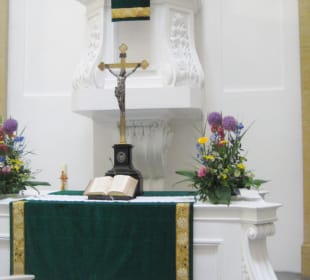 Altar und Kanzelkorb