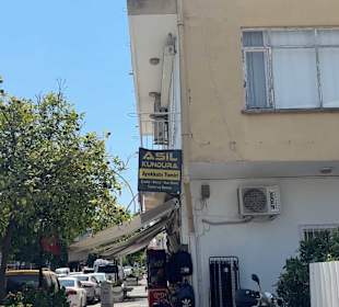 Straßen dem sich der Laden befindet