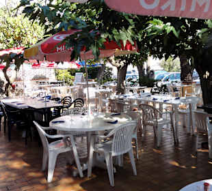 Blick über die Terrassenplätze des L´Oasis