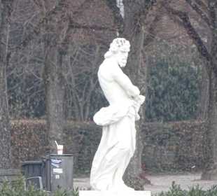 Parkanlage vor dem Schloss Karlsruhe