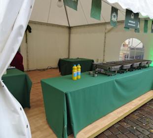 Der Stand des Ratskellers vor dem Ansturm