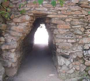 Eingang durch die Festungsmauer