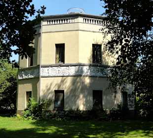 Das Rohnsche Badehaus im Cheltenham-Parkm