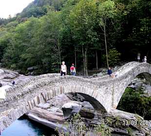 Valle Verzasca Schöne Brücke