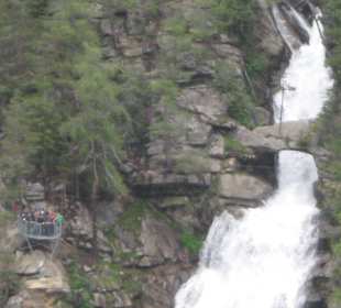 Stuibenfall mit Naturbrücke und Aussichts-Plattform