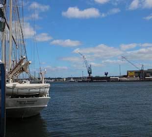 Blick zur Deutschen Werft vom Sartori-Kait