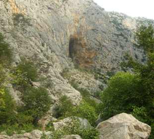 Guter Wanderweg in der kleinen Schlucht