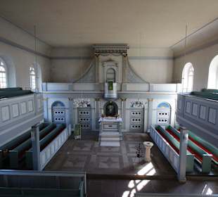 Blick in den Kirchenraum
