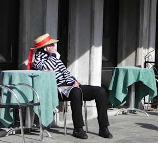 Taking time on the phone