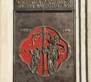 Hallgrimskirkja, Eingangstür