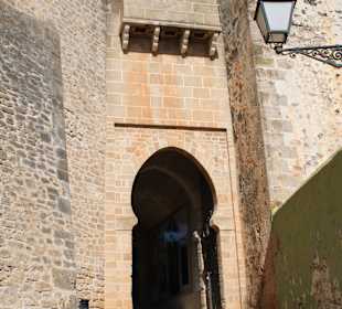 Eingangstor im maurischen Stil