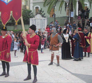 Mittelalterlicher Umzug in Villaputzu