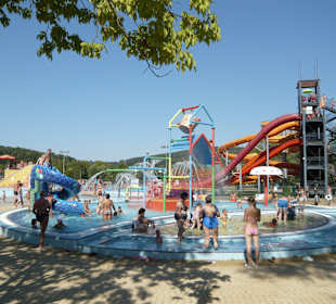 Rutschenanlage Orfü mit Kinderbecken