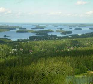 Blick auf finnische Seenlandschaft