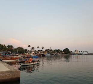 Hafen Side bei Sonnenuntergang 