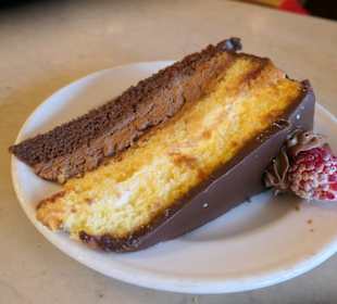 Kaffeepause im traditionsreichen Café Tomaselli