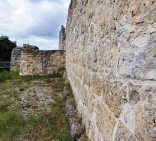 An der Burgmauer