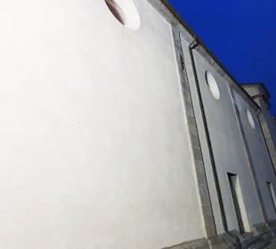 Die Kirche Seitenansicht