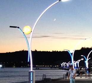 Uferpromenade neben Hotel