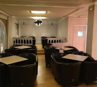 Lounge mit Ledersessel