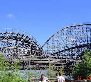 Holzachterbahn Gwazi