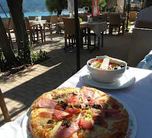 Pizza "knusperfrisch"!