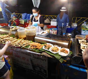 Lecker Thaifood, Würstchen, Schweinebällchen