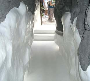 Verbindungsgang zu den einzelnen Zimmern