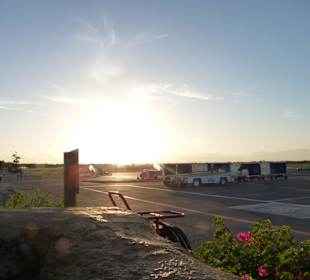 Sonnenuntergang am Flughafen